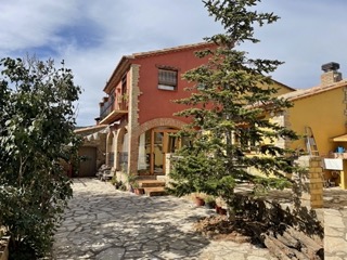 CASA RUSTICA DE CUATRO DORMITORIOS EN MANZANERA, TERUEL