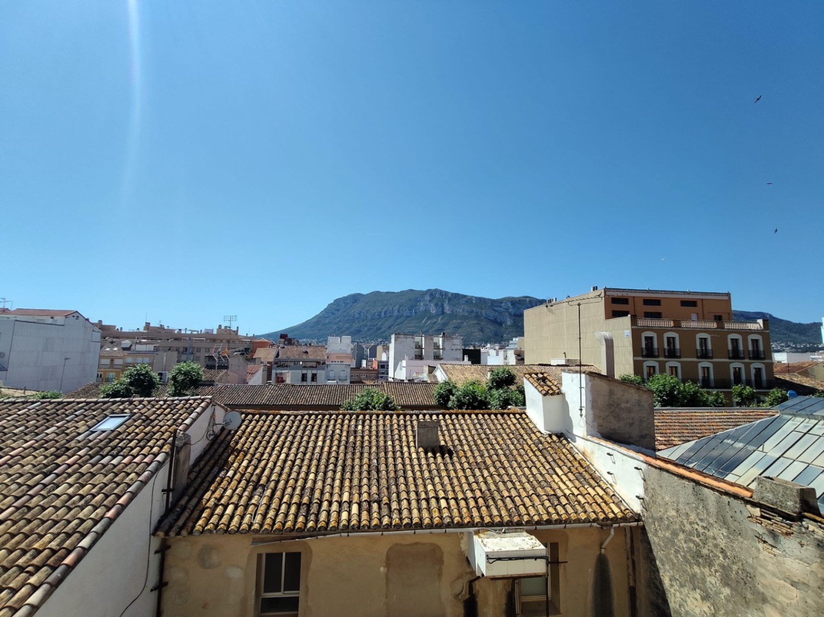 SE VENDE PISO EN EL CORAZON DE DENIA
