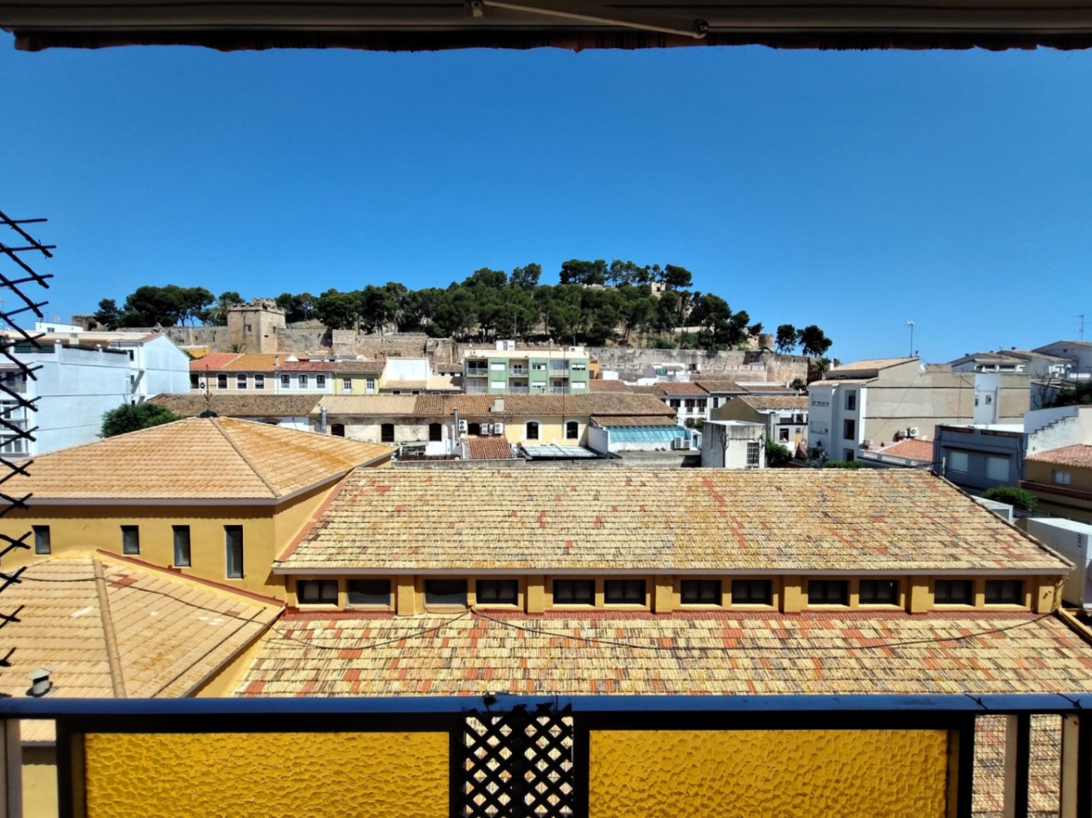 SE VENDE PISO EN EL CORAZON DE DENIA