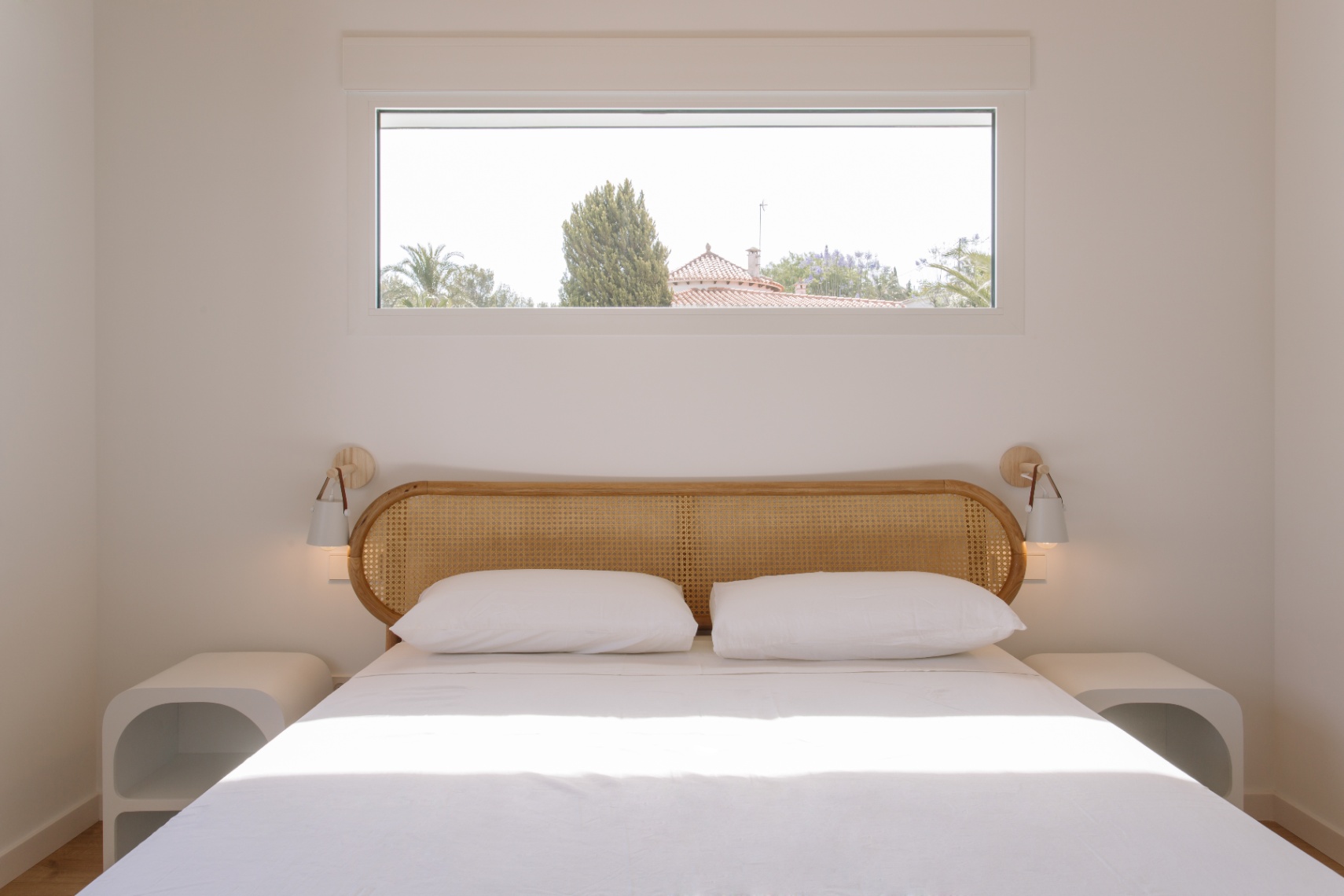 Casa de 4 dormitorios en Denia con gran parcela y terraza.