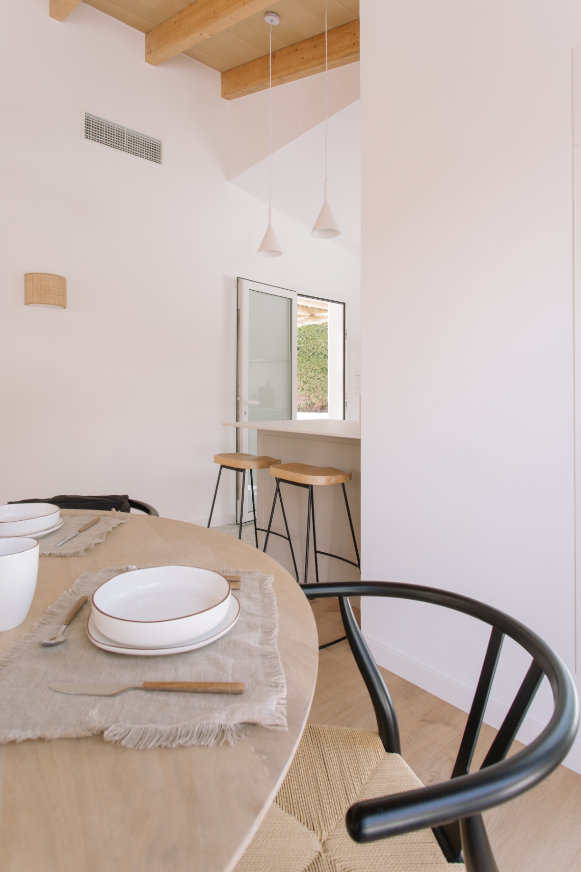 Casa de 4 dormitorios en Denia con gran parcela y terraza.