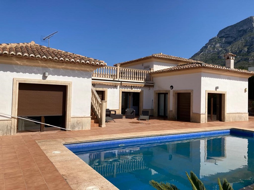 CASA EN DÉNIA, CORRAL DE CALAFAT