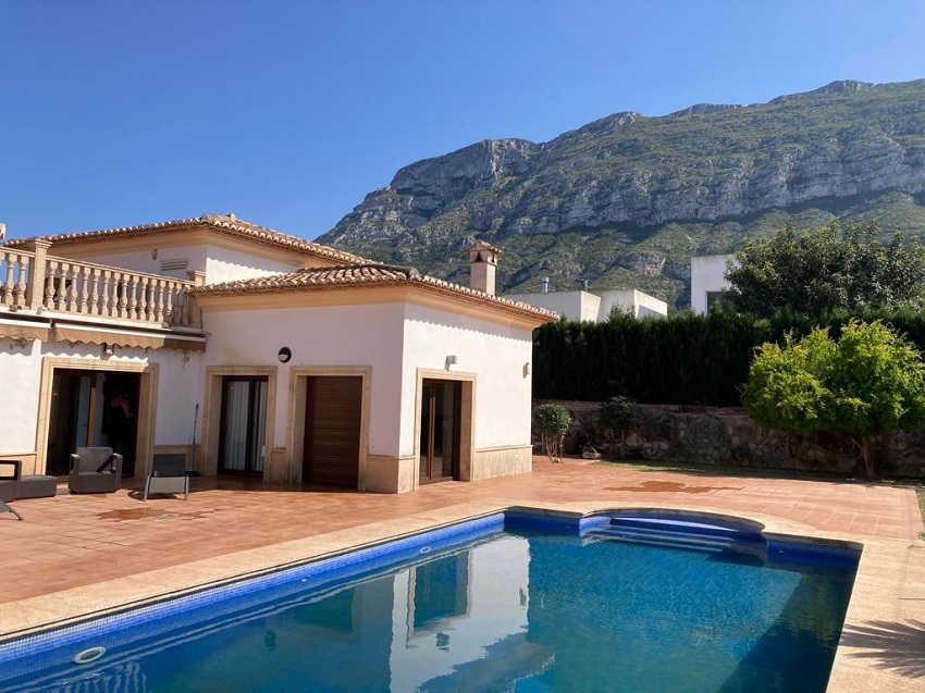 CASA EN DÉNIA, CORRAL DE CALAFAT